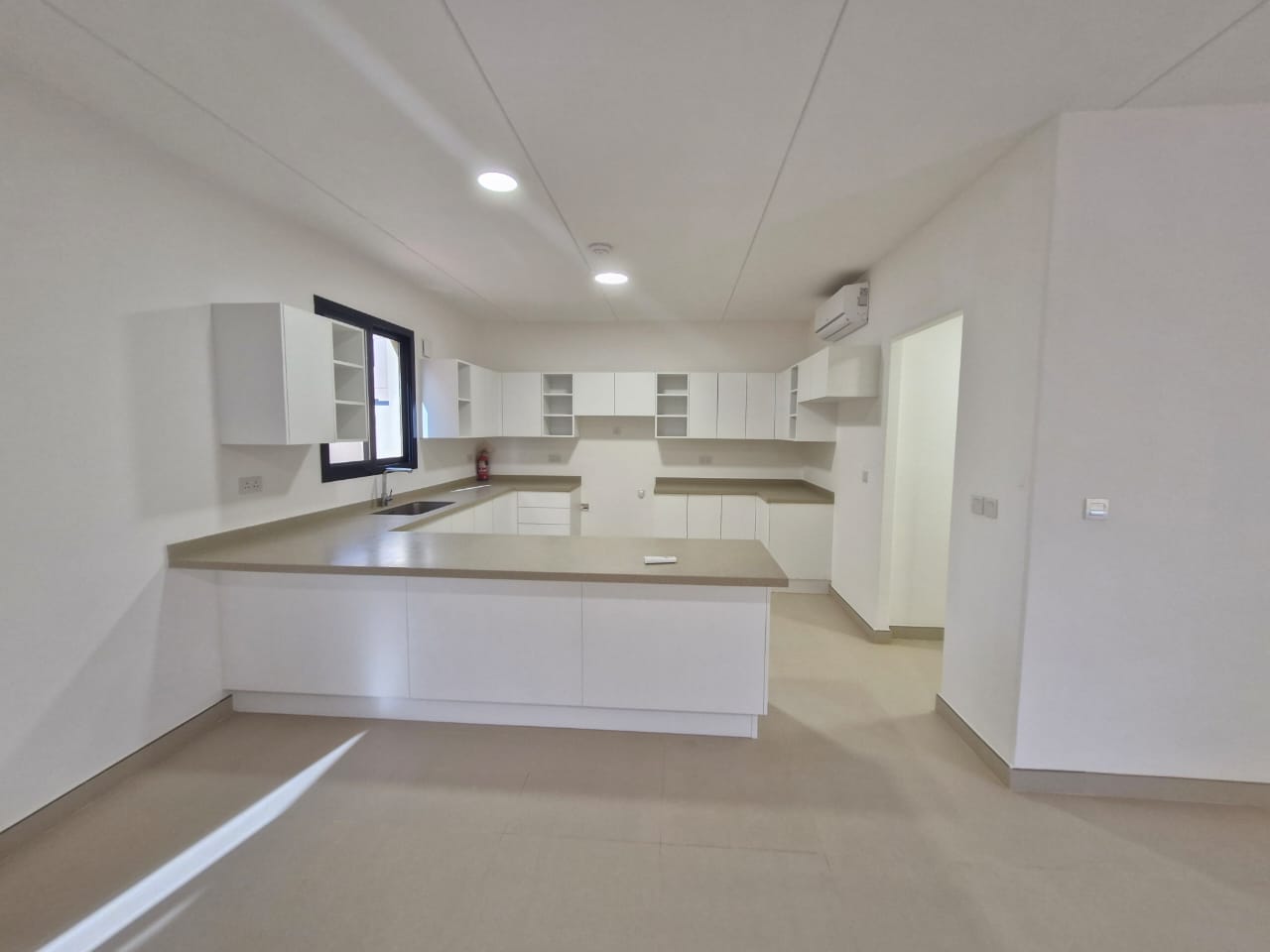 🏰 *Modern Luxury Villa in Sidra District – Roshn*   ✨ 400 sqm | Contemporary Design Blending Elegance, Functionality & Sustainability 🌿♻️